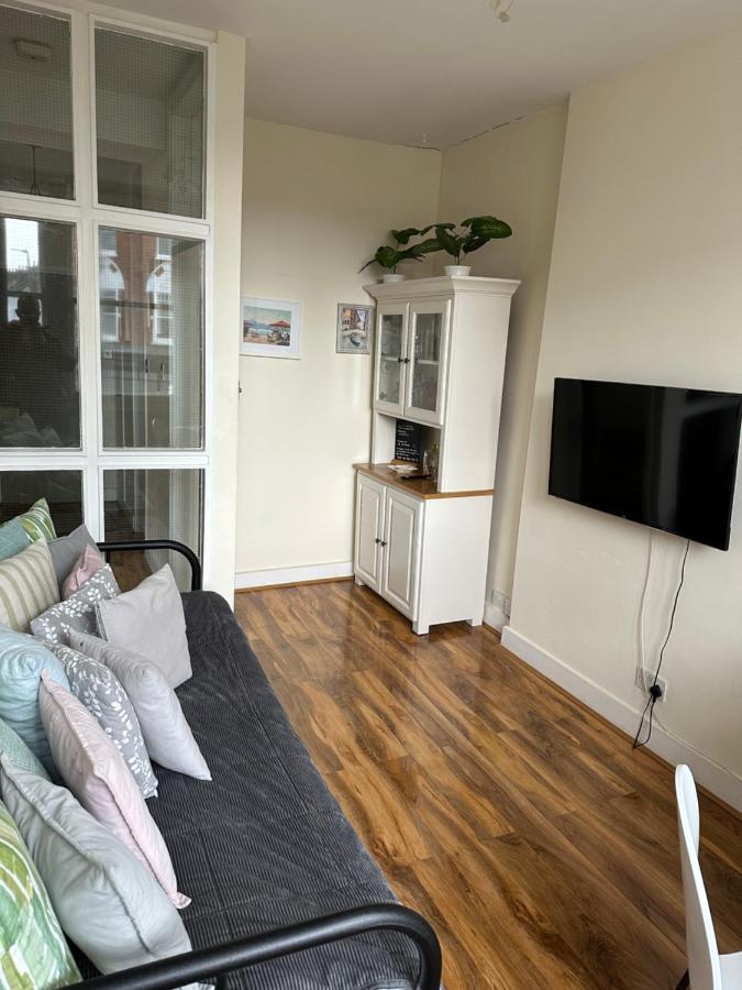 Apartment Lavender Hill Лондон Экстерьер фото